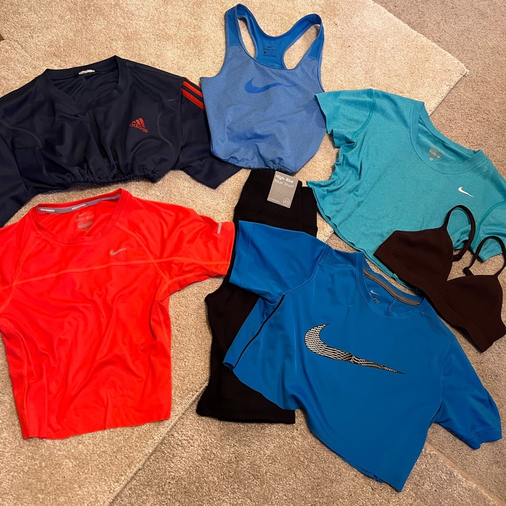 7 item Nike bundle xs, Bra not included